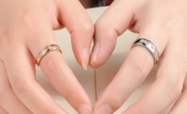 6 Bước Để Tạo Nên Một Chiếc Nhẫn Đính Hôn Kim Cương Phù Hợp Với Bạn 6 Bước Để Tạo Nên Một Chiếc Nhẫn Đính Hôn Kim Cương Phù Hợp Với Bạn