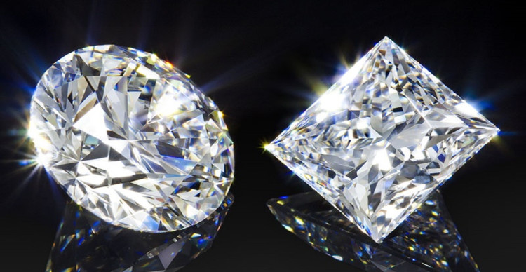 Các Cách Phân Biệt Kim Cương Thật Và Moissanite? Các Cách Phân Biệt Kim Cương Thật Và Moissanite?