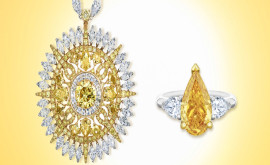 6 Bước Để Tạo Nên Một Chiếc Nhẫn Đính Hôn Kim Cương Phù Hợp Với Bạn 6 Bước Để Tạo Nên Một Chiếc Nhẫn Đính Hôn Kim Cương Phù Hợp Với Bạn