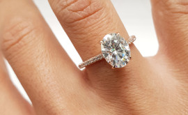 Cách để lựa chọn được cặp nhẫn kim cương đính hôn đẹp với tài chính của bản thân