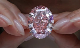 Kim cương: “Nữ hoàng” của các loại đá quý Kim cương: “Nữ hoàng” của các loại đá quý