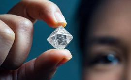 Kim cương: “Nữ hoàng” của các loại đá quý Kim cương: “Nữ hoàng” của các loại đá quý