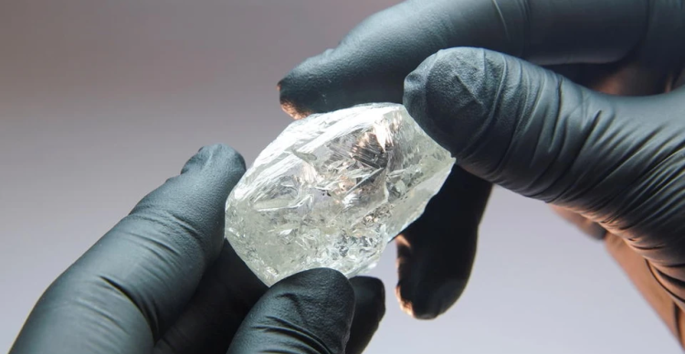 Thời kỳ làm phát, nên lựa chọn mua Vàng hay Kim cương? Thời kỳ làm phát, nên lựa chọn mua Vàng hay Kim cương?