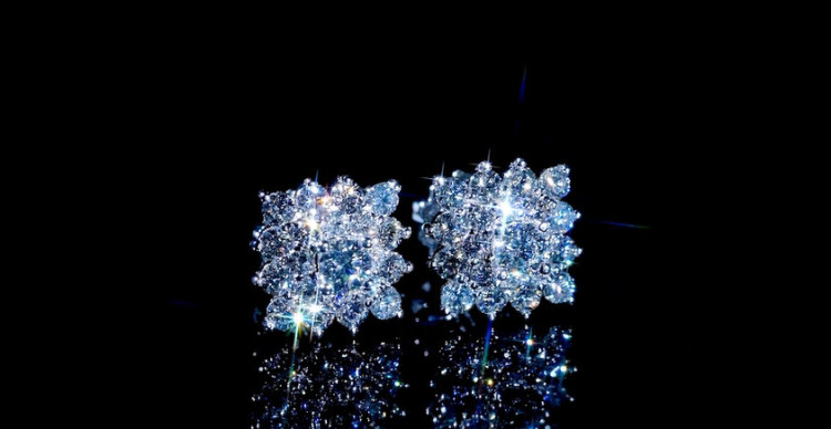 Gợi Ý Tặng Quà Noel Cho Bạn Gái Ngọt Ngào Và Tình Cảm Gợi Ý Tặng Quà Noel Cho Bạn Gái Ngọt Ngào Và Tình Cảm