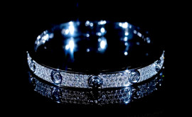 Viên kim cương 242 carat, to bằng quả bóng bàn, định giá hơn 2 triệu USD
