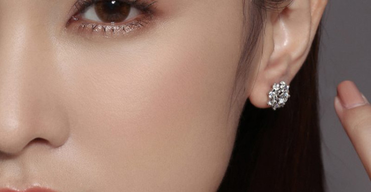 Các mẫu hoa tai kim cương đẹp phù hợp với khuôn mặt Các mẫu hoa tai kim cương đẹp phù hợp với khuôn mặt