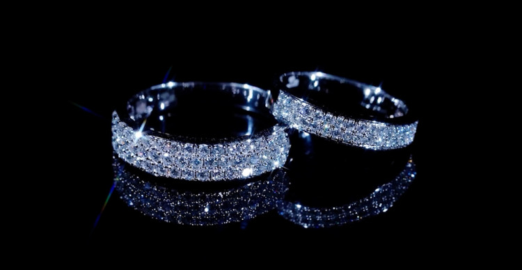 Nhẫn Cầu Hôn Đeo Ở Ngón Tay Nào (Nam/Nữ)? Nhẫn Cầu Hôn Đeo Ở Ngón Tay Nào (Nam/Nữ)?