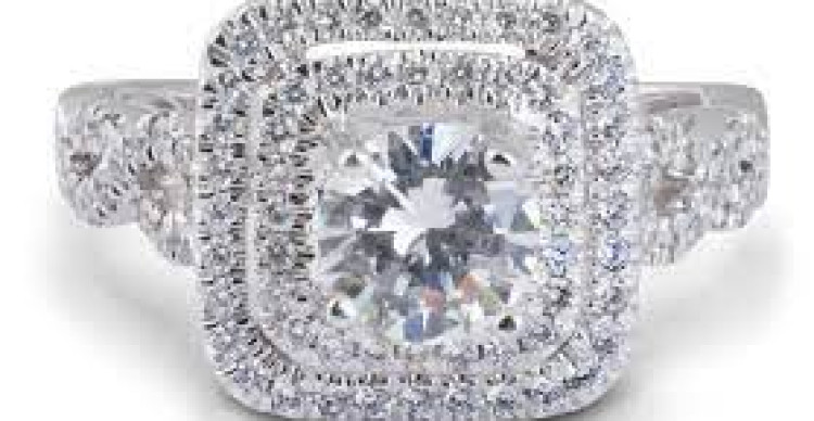 Nhẫn Cầu Hôn Kiểu Double Halo – Vẻ Đẹp Hiện Đại Đậm Chất Riêng Nhẫn Cầu Hôn Kiểu Double Halo – Vẻ Đẹp Hiện Đại Đậm Chất Riêng