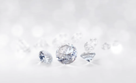 Nhẫn Đá Vuông Hợp Với Dáng Tay Nào? Có Kiểu Nào Đẹp? Nhẫn Đá Vuông Hợp Với Dáng Tay Nào? Có Kiểu Nào Đẹp?