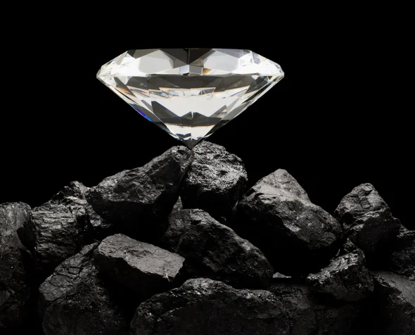Kim cương được làm bằng carbon nguyên chất