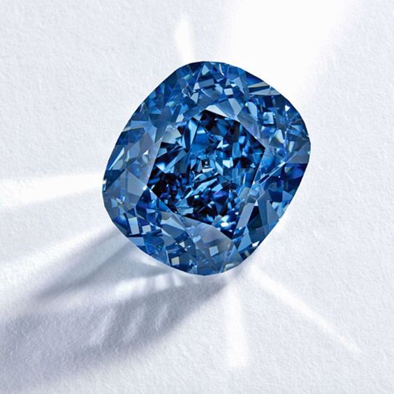 Kim cương màu xanh ( Blue Diamond )