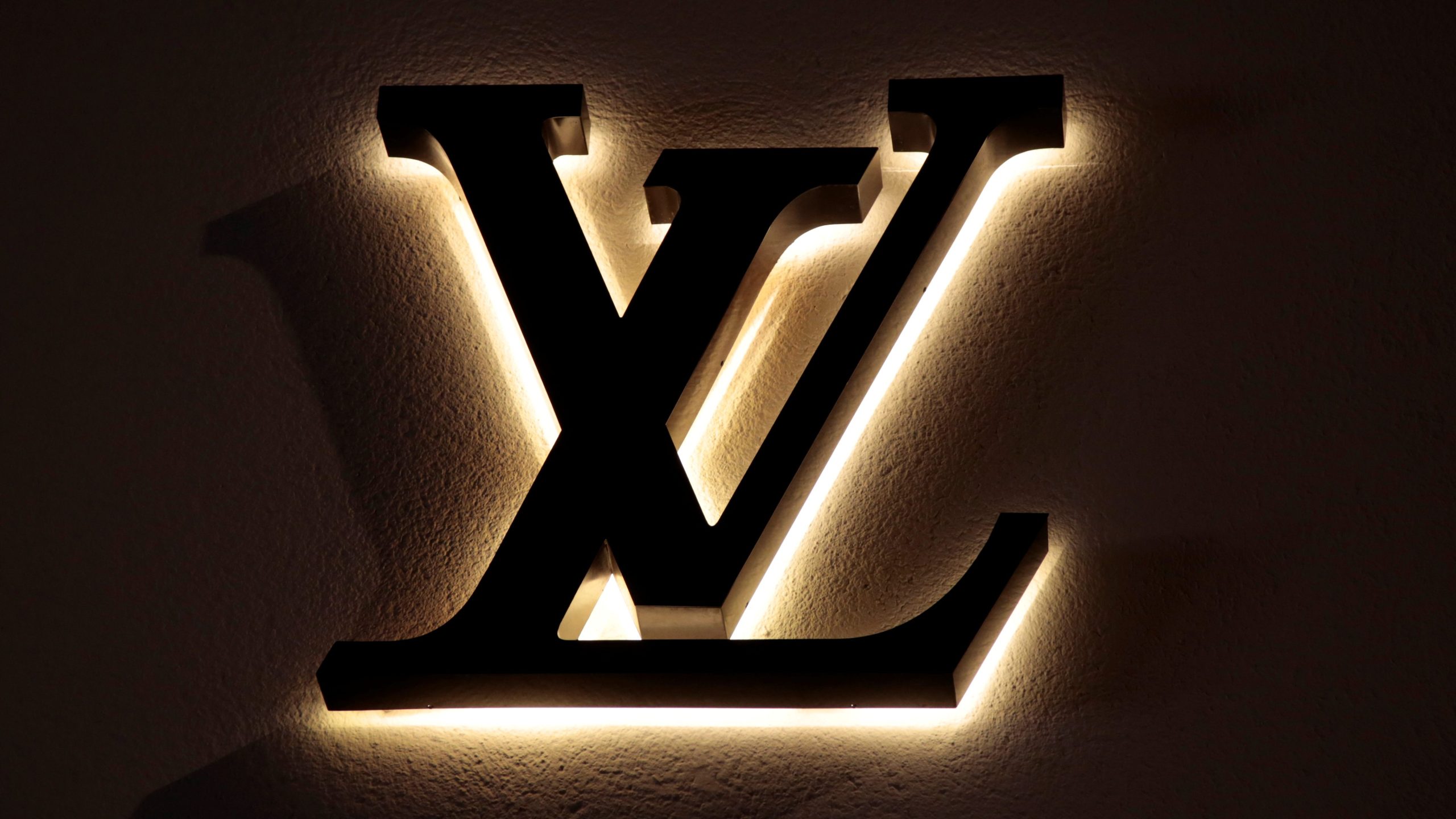 Louis Vuitton - thương hiệu xa xỉ nổi tiếng