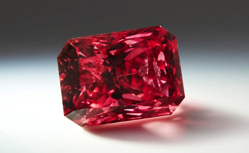 Red Diamond ( Màu sắc kim cương đỏ )