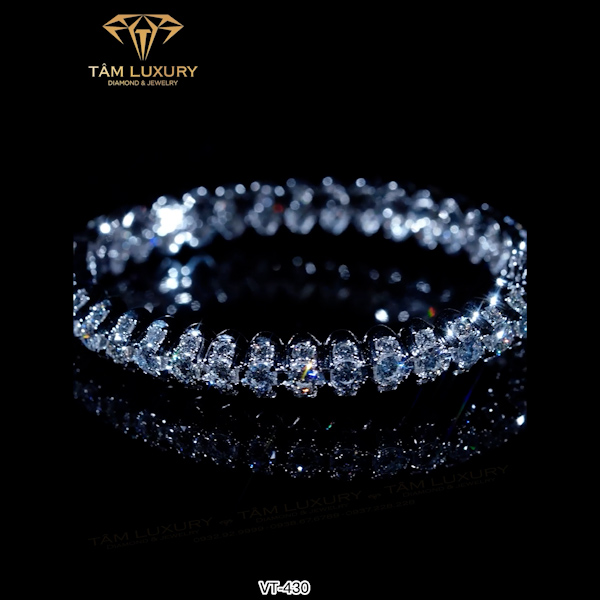 Siêu phẩm Vòng tay kim cương “Adventurous” – Mã VT430