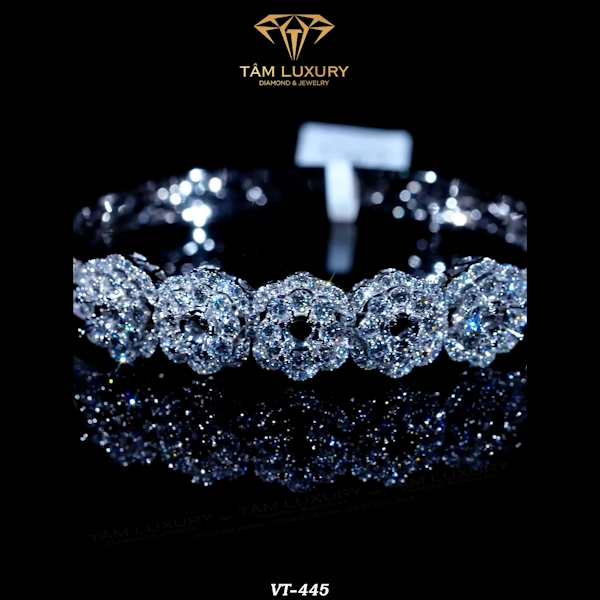 Top 3 Vòng tay kim cương được yêu thích “Lavish gifts” – Mã VT445