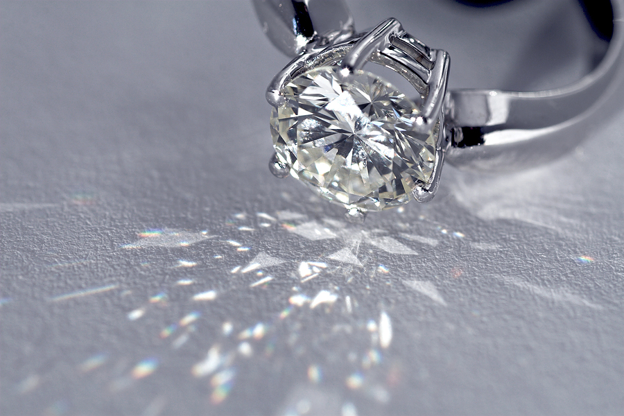 Các phương pháp làm sạch trang sức kim cương hiệu quả và an toàn khác