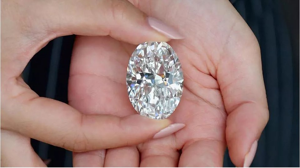 Kim cương trắng là gì?