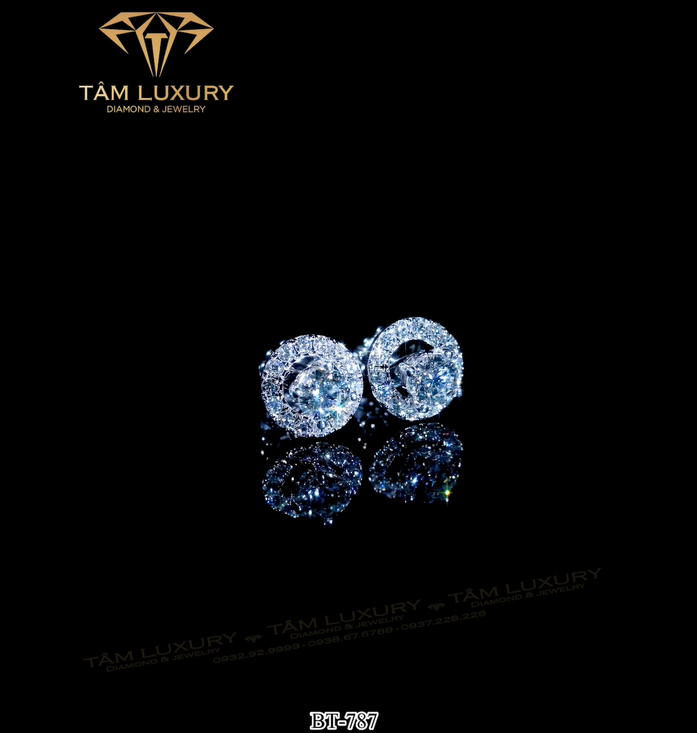 Bông tai kim cương tại Tâm Luxury