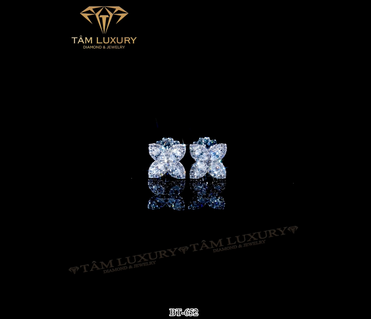 Bông tai kim cương vàng 750 “Bernadina” – Mã BT652
