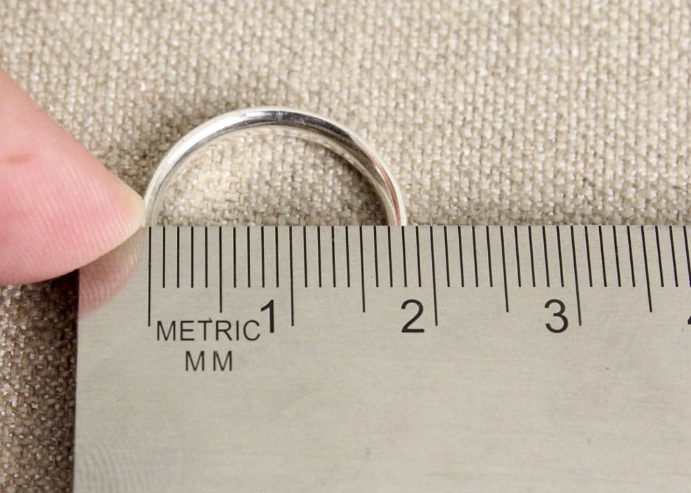 Cách đo ni tay khi chọn nhẫn kim cương