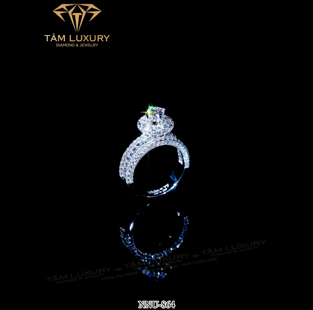 Nhẫn kim cương toả sáng tại Tâm Luxury
