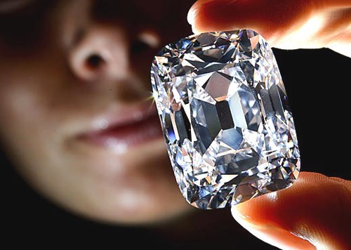 Tại sao kim cương lại tăng giá