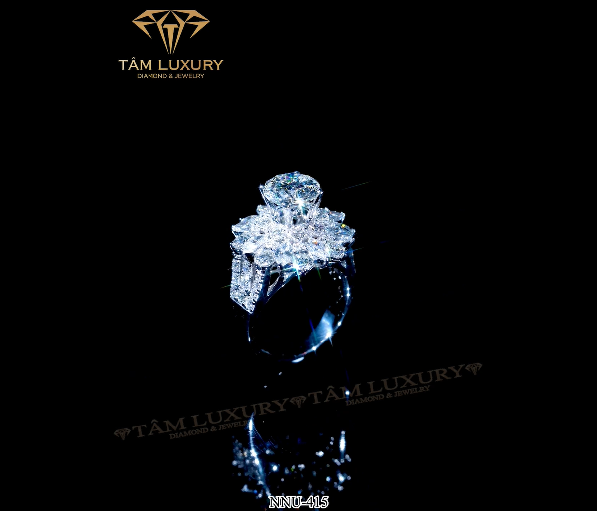 Nhẫn nữ vàng 750 đính kim cương “Chantelle” – Mã NNU415