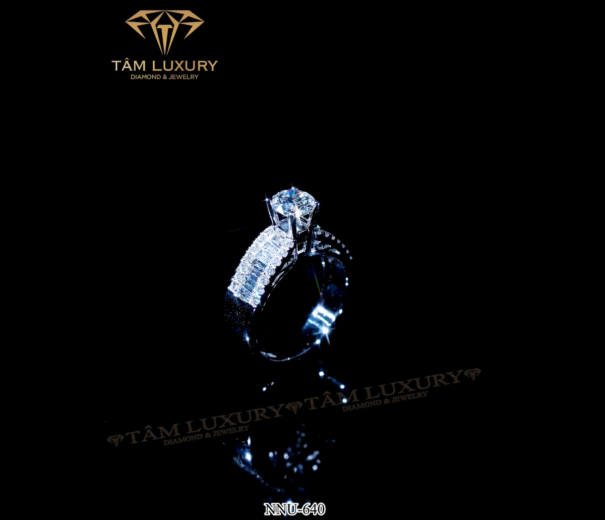 Nhẫn nữ vàng 750 đính kim cương “Jourdan” – Mã NNU640