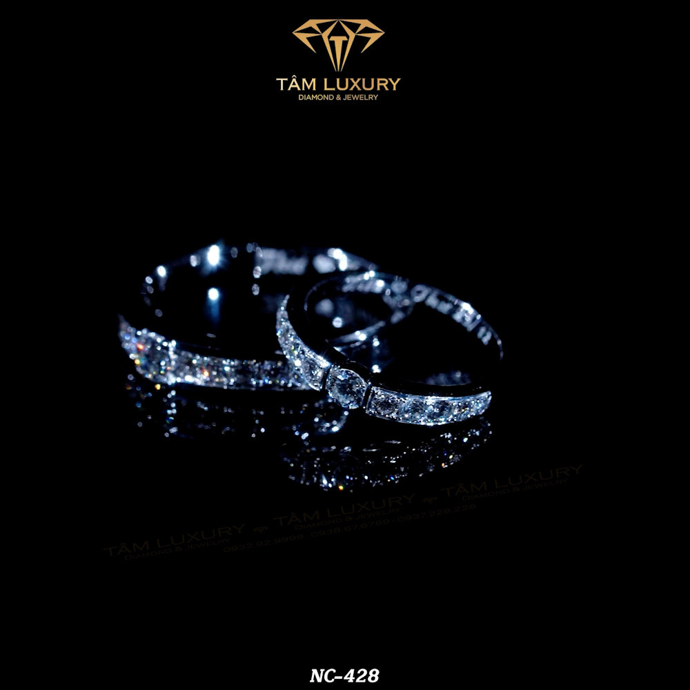 Nhẫn cưới kim cương