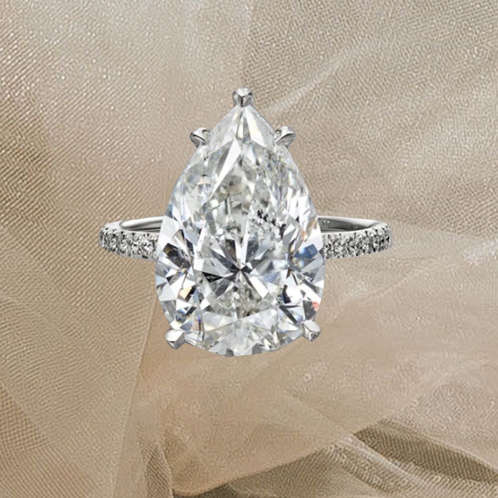 Nhẫn kim cương Pear