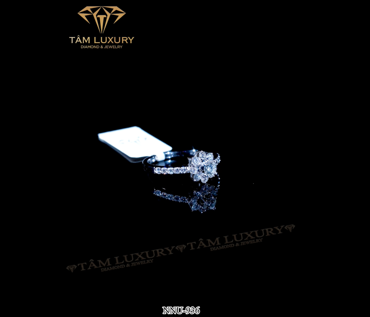 Nhẫn nữ vàng 750 đính kim cương “Felice Mastronzo” – Mã NNU936