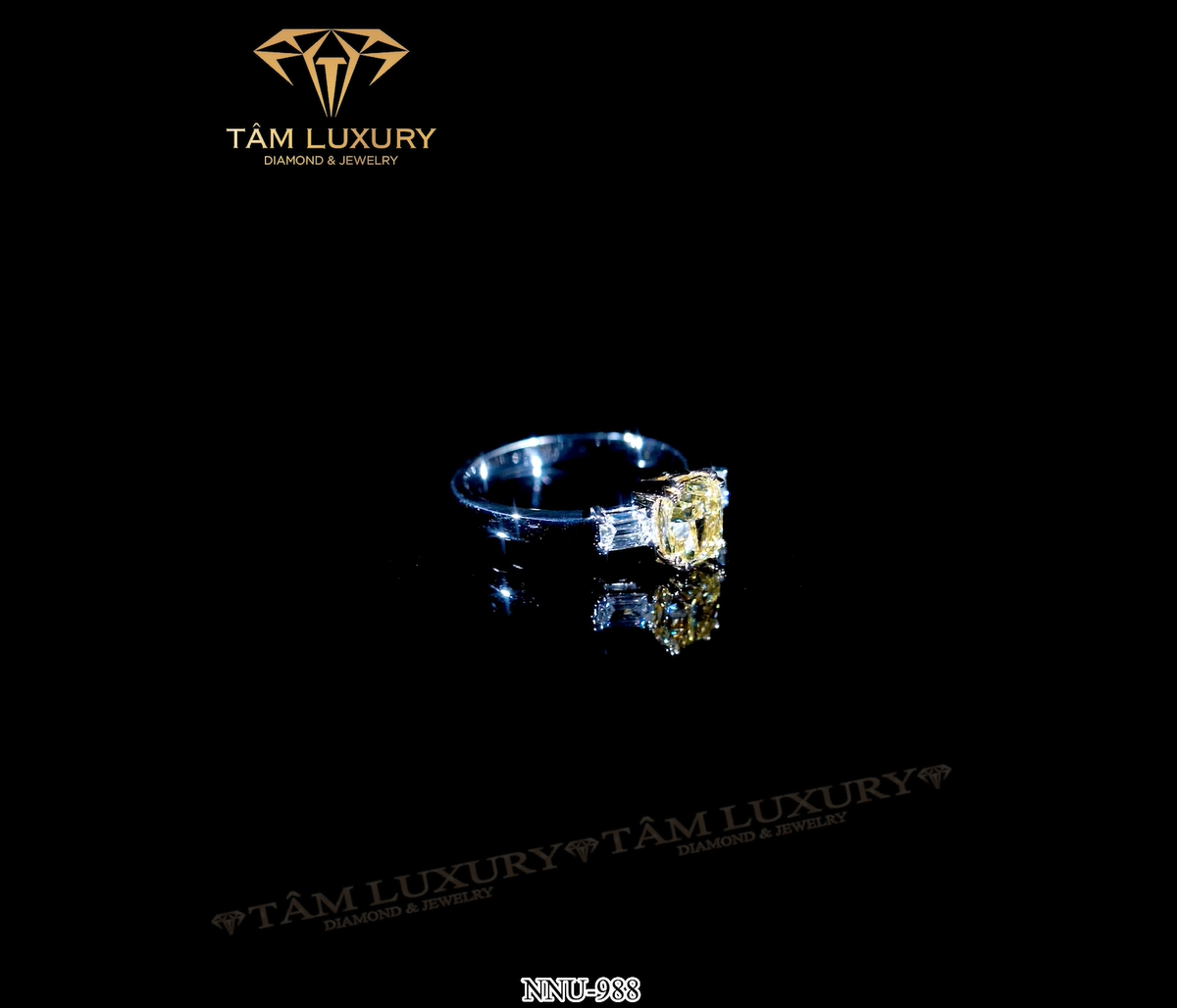 Nhẫn nữ vàng 750 đính kim cương VSS+ “Cassiopeia” – Mã NNU988