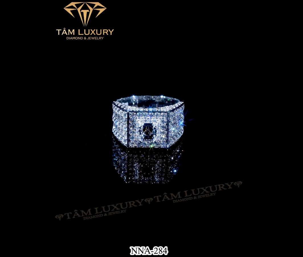 Nhẫn vàng 750 đính kim cương thiên nhiên VVS+ "Mornica Altat" - Mã NNA284 sang trọng