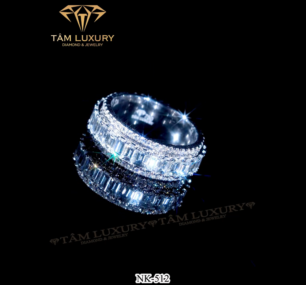 Nhẫn kết kim cương vàng ý 750 VSS+ “Arata” – Mã NK512