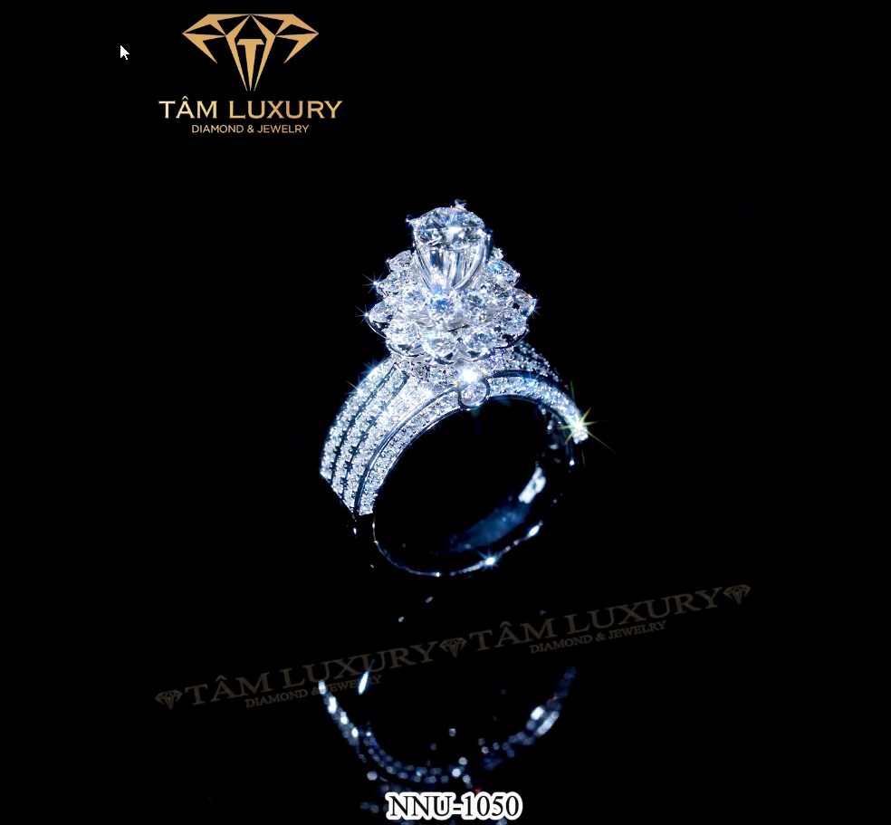 Nhẫn nữ vàng 750 đính kim cương thiên nhiên VVS+ “Mostra” – Mã NNU1050 sang trọng