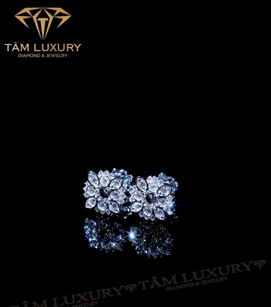 Bông tai kim cương Tỏa sáng rực rỡ nâng tầm phong cách của bạn “Dazzle ” – Mã BT442