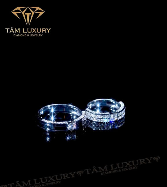 Nhẫn cặp kim cương vàng 750 VVS+ "Starlit" - Mã NC719 Nhẫn cặp kim cương vàng 750 VVS+ "Starlit" - Mã NC719