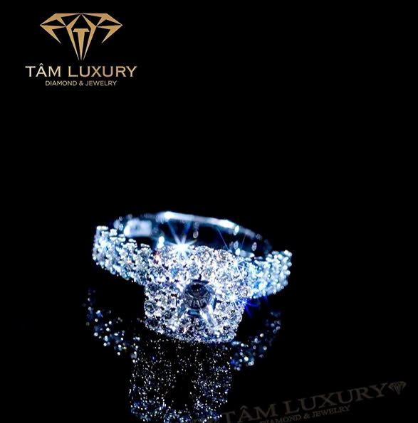 Thiết kế Nhẫn nữ thanh thoát như vũ điệu ánh sáng “Empress” – NNU771