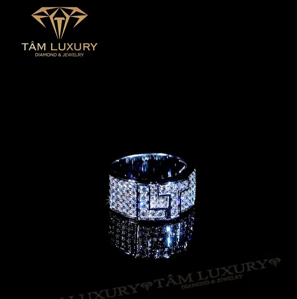 Nhẫn kết kim cương vàng ý 750 VVS+ "Halo" - Mã NK962 Nhẫn kết kim cương vàng ý 750 VVS+ "Halo" - Mã NK962