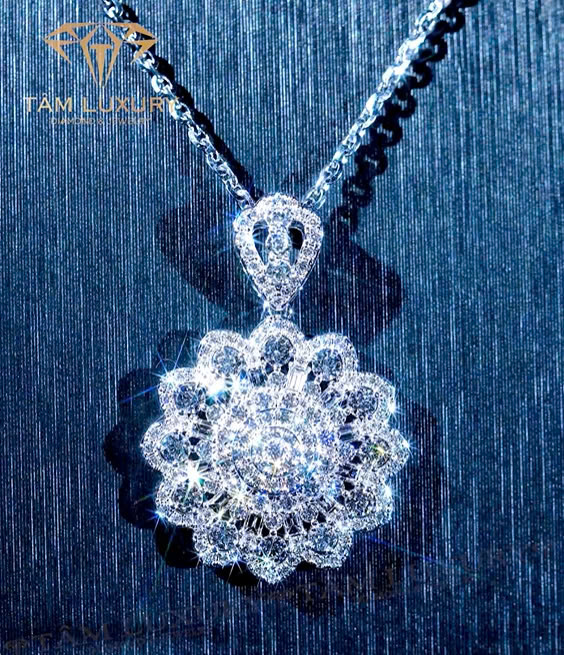 Mặt dây chuyền vàng ý 750 “Radiant” – Mã MD1339