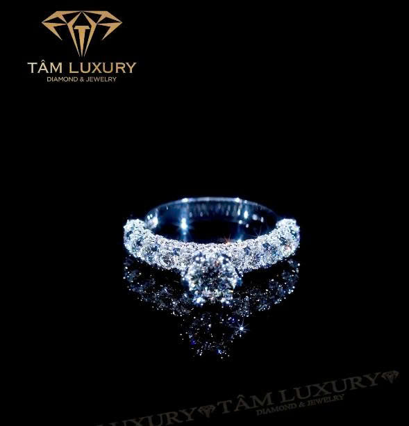 Thiết kế nhẫn nữ quyến rũ đầy tinh tế “Shine” – NNU1442