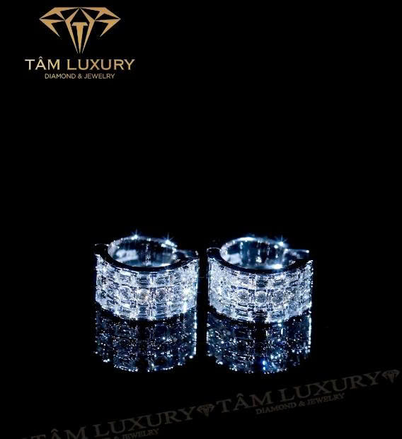 Bông tai kim cương kiêu hãnh tỏa sáng giữa ánh đèn “Luxe Light” – Mã BT1301